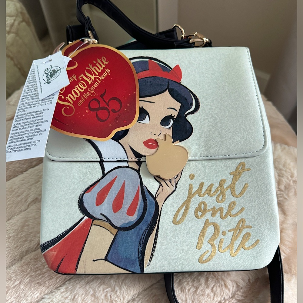 DISNEY Snow White 85th Anniversary ''Just One Bite'' Crossbody Purse Bag NWT